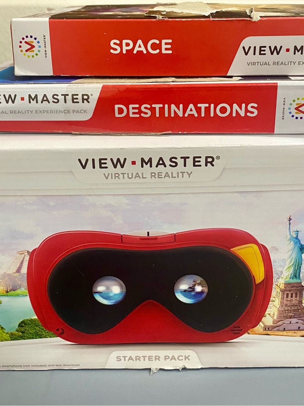 Mattel - View-Master Virtual Reality Deluxe VR Viewer with 2 boxes of Slides